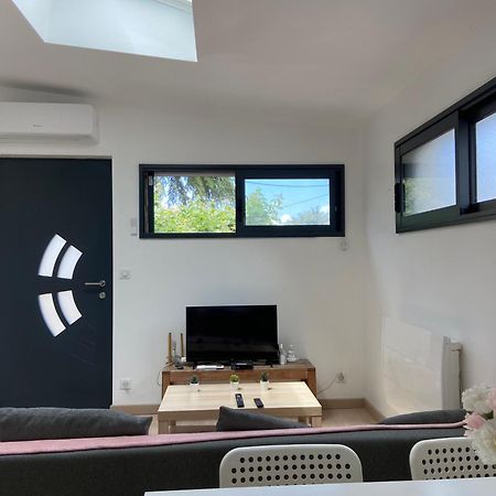 Appartement Paisible Proche Centre Ville Bron Ngoại thất bức ảnh