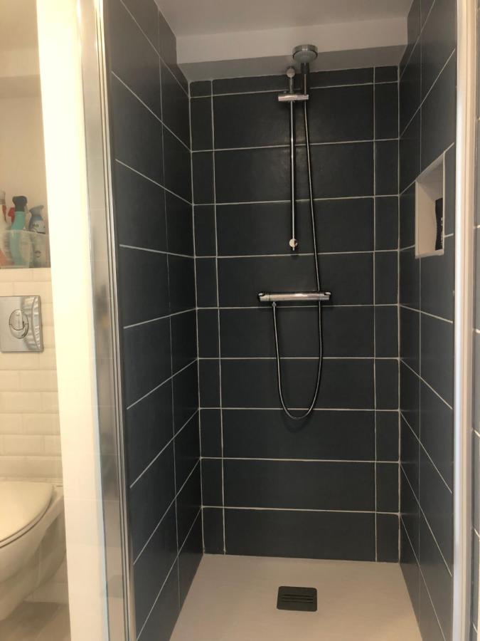Appartement Paisible Proche Centre Ville Bron Ngoại thất bức ảnh