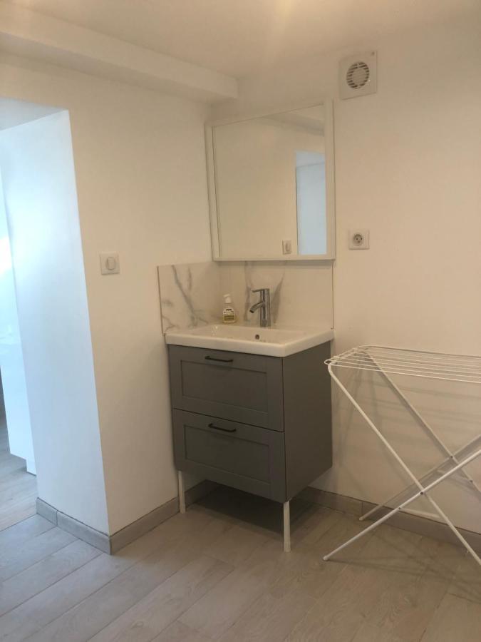 Appartement Paisible Proche Centre Ville Bron Ngoại thất bức ảnh