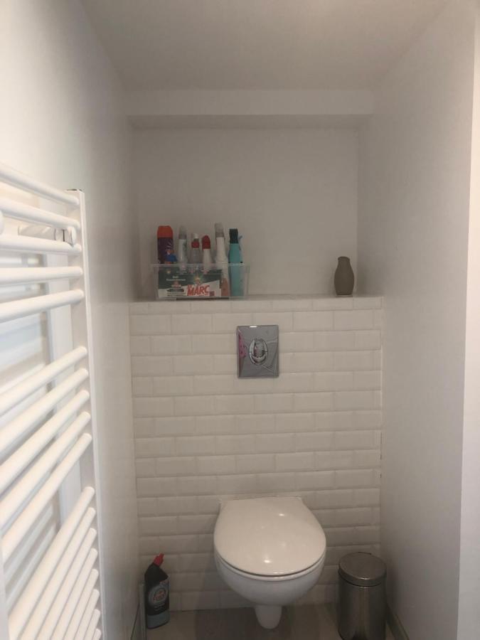 Appartement Paisible Proche Centre Ville Bron Ngoại thất bức ảnh