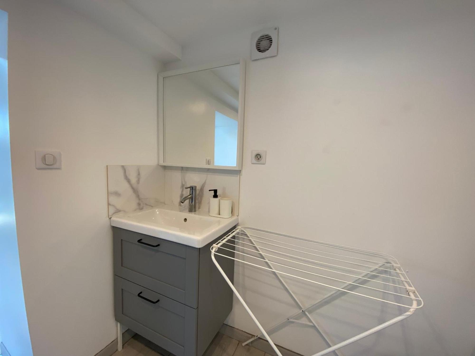 Appartement Paisible Proche Centre Ville Bron Ngoại thất bức ảnh